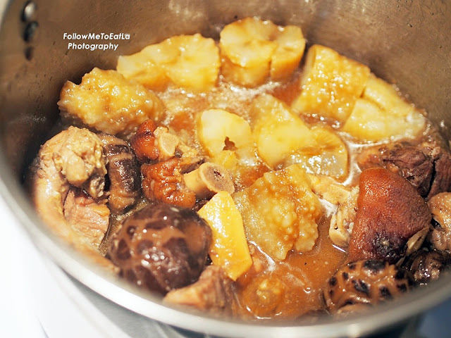 Braised Sea Cucumber With Roast Pork Leg, Mushroom & Broccoli 