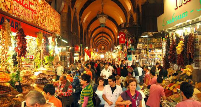 السوق المغطى أضخم أسواق اسطنبول