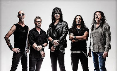 Foto de Rata Blanca posando parados