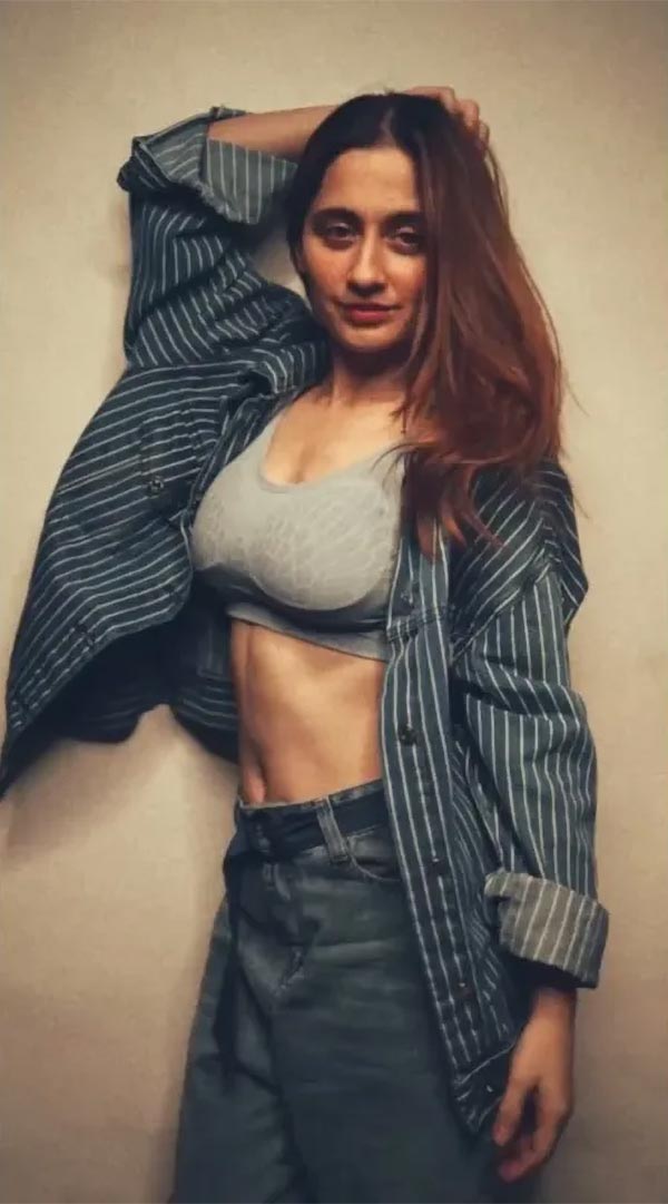 Sanjida Xxx - Sanjeeda Shaikh shows off her sexy body in a these latest hot photos - see  now.