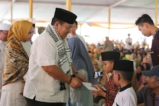 Gubernur Arinal dan Ribuan Masyarakat Lampung Sambut Maulid Nabi Muhammad SAW 1445 H di PKOR Way Halim
