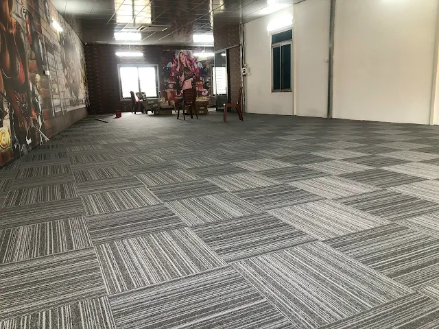 Thảm trải sàn clb bi-a sử dụng thảm tấm color