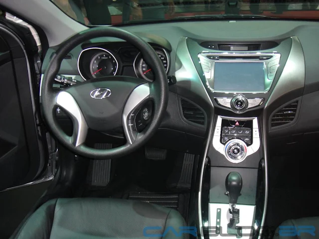 Hyundai Elantra 2.0 Flex - interior - painel