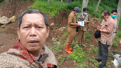 Daddy Rohanady : Embung Tanggung Di Baru Beureum  Kabupaten Sumedang