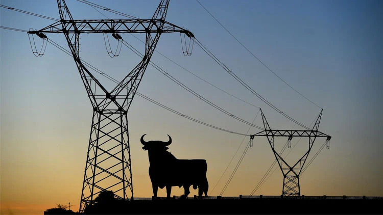 ¿Por qué es tan cara la electricidad en España?