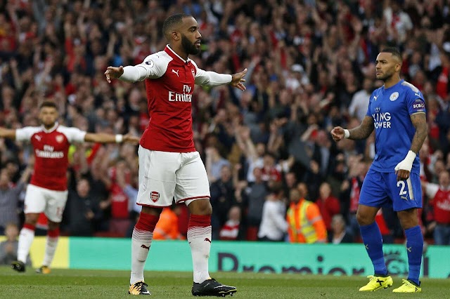 Em jogo de sete gols e duas viradas, Arsenal vence Leicester em sua estreia na Premier League