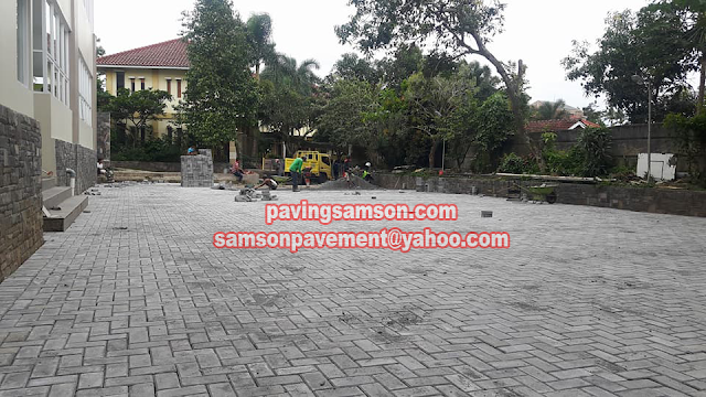 Pemasangan Paving Block di SD Tunas Unggul Bandung