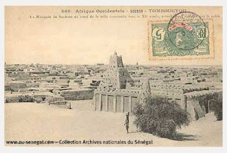 http://abovertest.over-blog.com/2015/07/anciennes-photographies-du-senegal-et-de-l-afrique-de-l-ouest.html