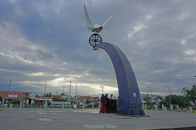 Monumen Merpati Perdamaian Muaro Lasak, Padang