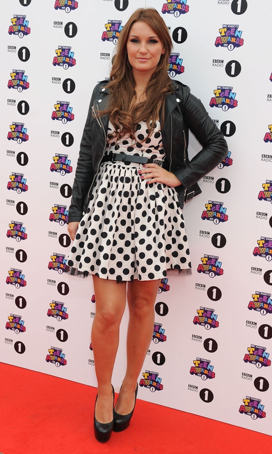  I thought I'd post about Samantha Faiers Dress at the Teen Awards