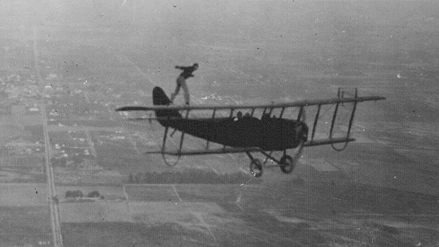 Wing Walking, acrobacias aéreas década 1920