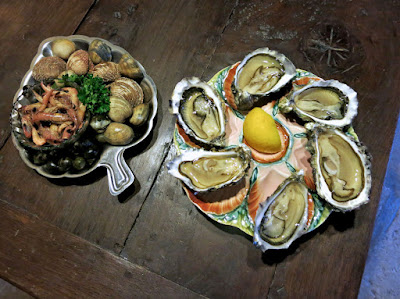 plateau de fruits de mer, huitres, palourdes, praires, crevettes