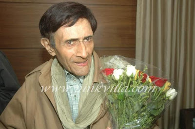 Dev Anand celebrates birthday with media