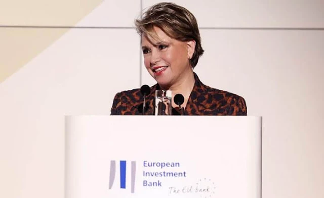 Grand Duchess Maria Teresa wore a beau leopard print blazer by Dries Van Noten. Bolivian Bank Banco FIE