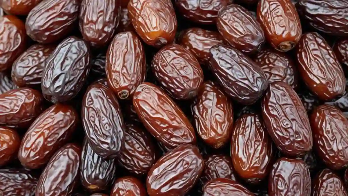 নিয়মিত খেজুর খাওয়ার উপকারিতা