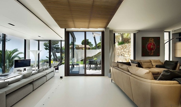 Entrance room in Modern Bayview Villa In French Riviera