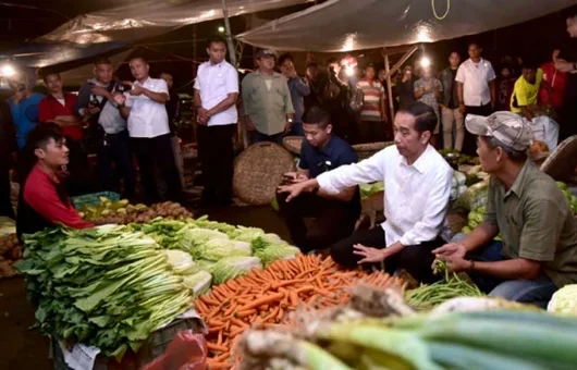 Jokowi: Orang Super Kaya Datang ke Pasar, Enggak Beli Apa-apa Pas Keluar Bilang Mahal