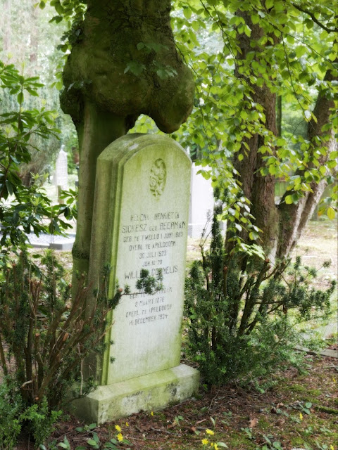 Graf Helena Henriëtta Sickesz-Beerman en Willen Cornelis Sickesz, begraafplaats Soerenseweg, Apeldoorn