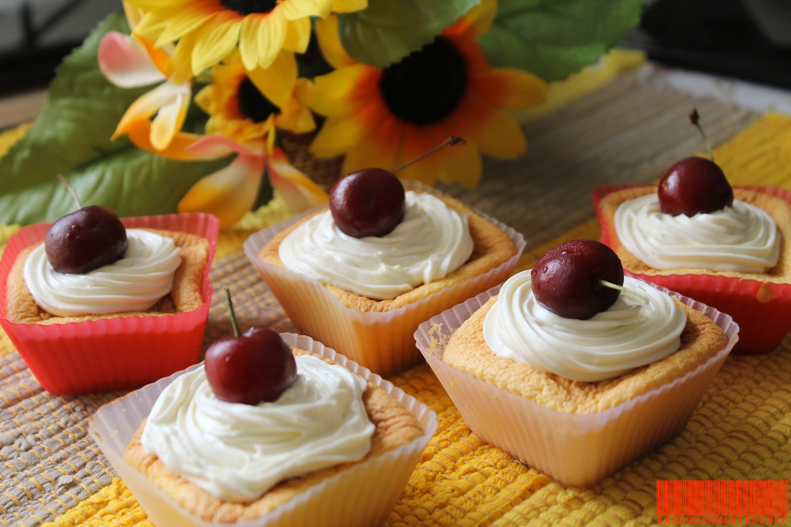 Aku Bukan Masterchef: Resepi 81 : Hokkaido Chiffon Cupcakes