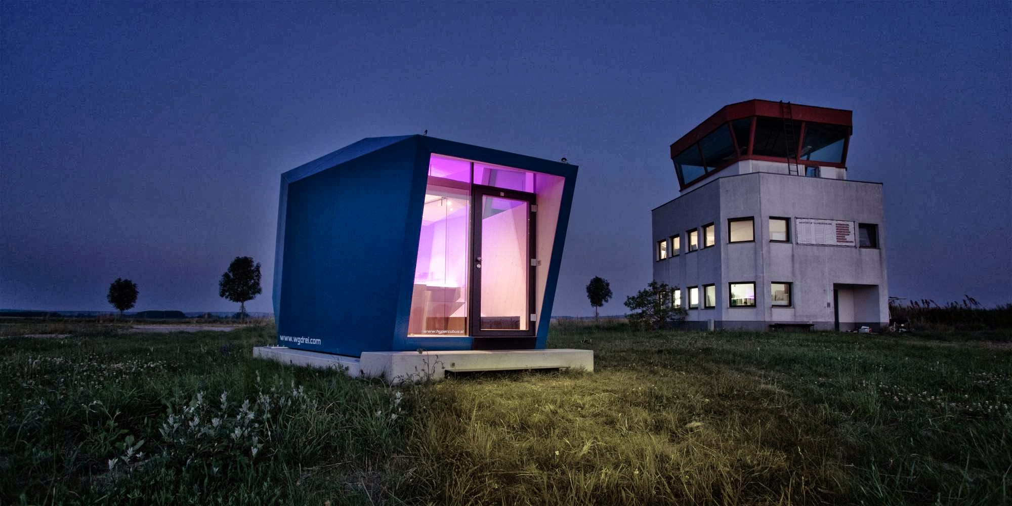 unique-exterior-Transportable-House