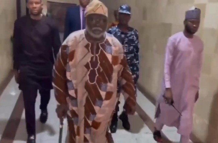 CJN Ariwoola leaves Supreme Court for Ansar-Ud-Deen Central Mosque (Video)