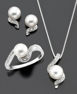 Diamond and Cultured Freshwater Pearl