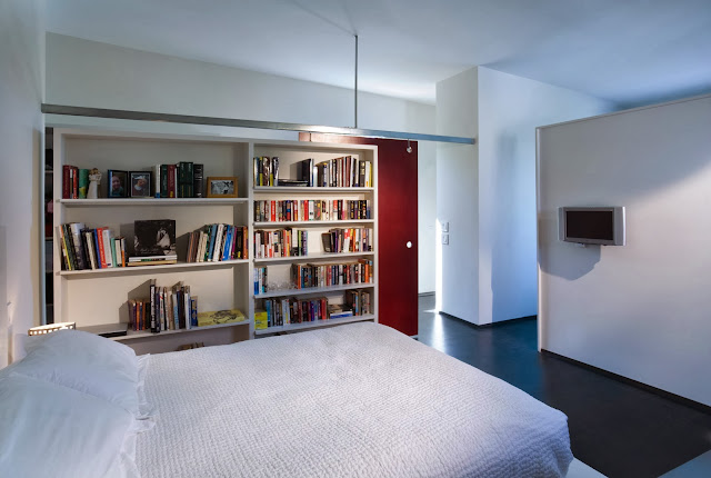simple bedroom design LEED House “Like A Houseboat”