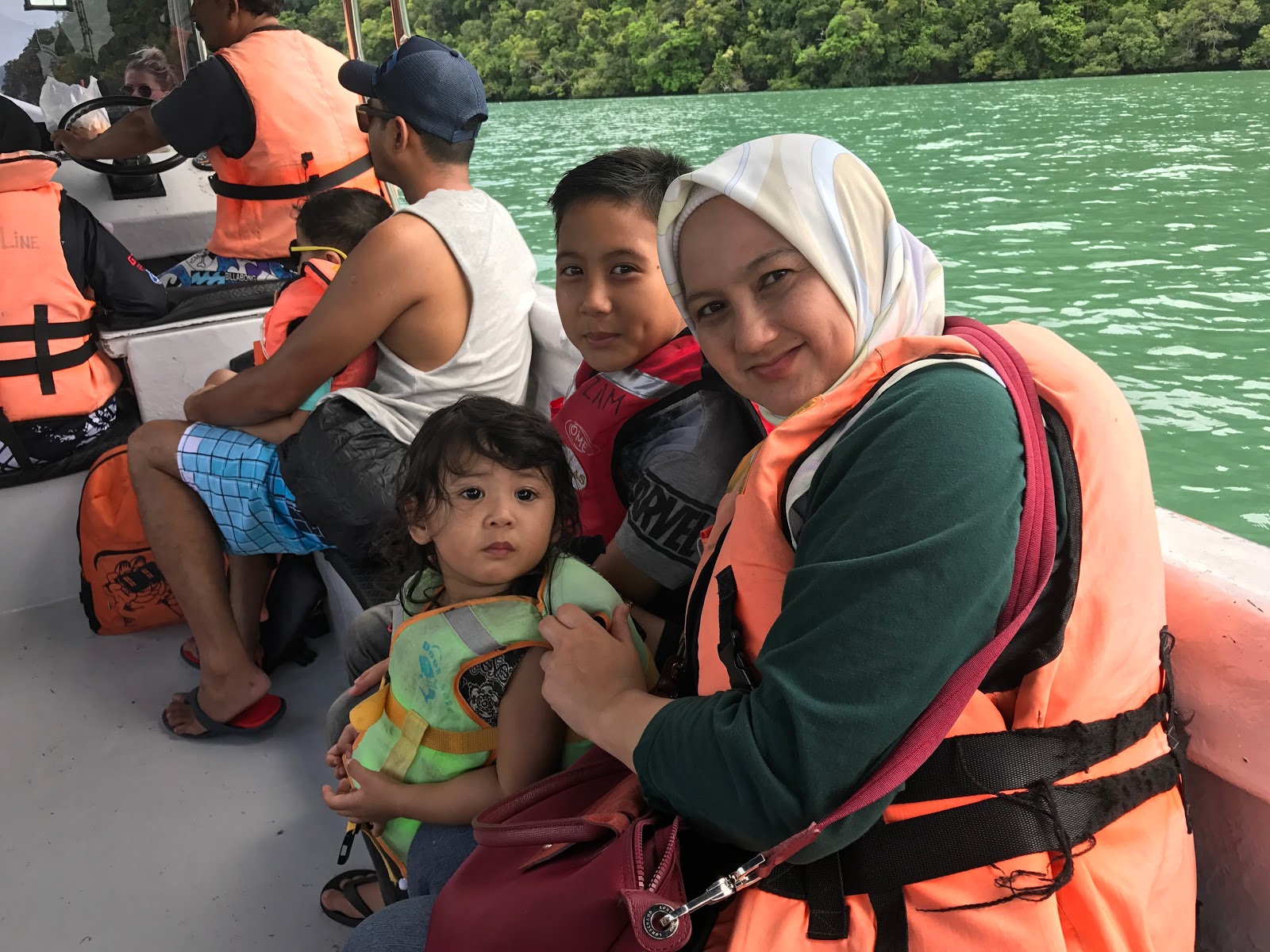 Ama zabidi's blog: Tips berjalan dengan anak kecil.