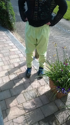 https://brackencrafts.blogspot.com/2017/06/lime-green-slobbing-slouch-trousers.html