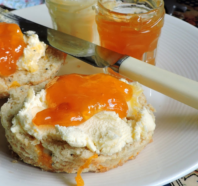 Tender Peach & Vanilla Scones