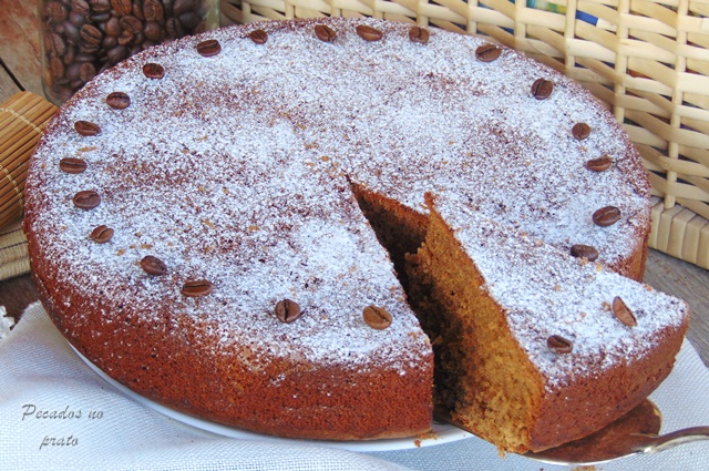 Bolo de café e canela