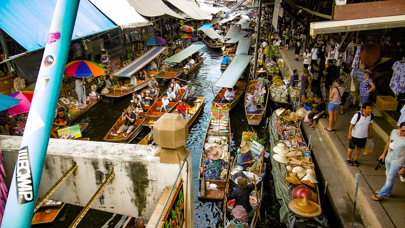 Damnoen Saduak floating market