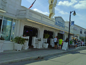 Tarpon Springs Docks is like a Ghost Town