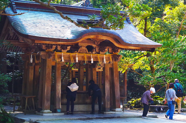 手水舍（淨水泉）