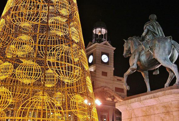 Fuegos artificiales en la Puerta del Sol por Año Nuevo: más de 55,8 Kg de pólvora