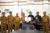 Penandatanganan MOU antara Pemkot Tarakan dengan Institut Teknologi Bisnis Nobel Indonesia