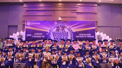 Wisuda  Akbar SIT Al Biruni, Ketua Panitia:  Di Usia 21 tahun SIT Al Biruni  Tetap Konsisten Melakukan Up Grading  Memperbaiki kualitas Siswa