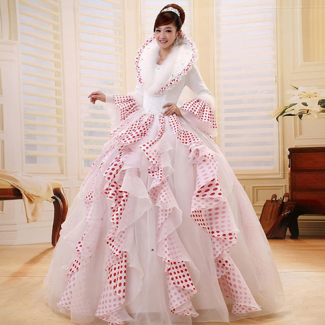 lovely-christmas-wedding-dress-white-gown-and-pink-polkadot