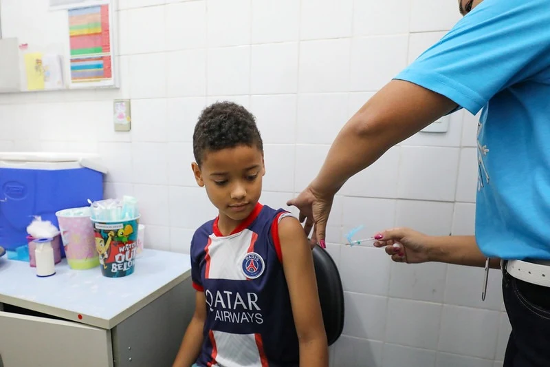As crianças que iniciaram o esquema vacinal neste primeiro fim de semana devem retornar aos locais de vacinação em maio | Foto: Paulo H. Carvalho/ Agência Brasília