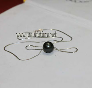 Kalung Emas Putih Mutiara Air Laut Hitam