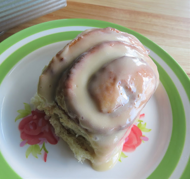 Cinnamon Rolls (Yeast, small batch)