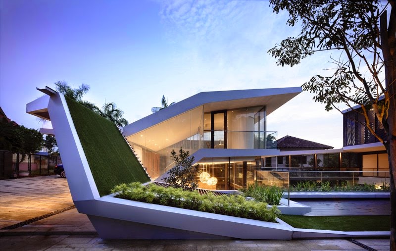 Singapore Contemporary House with Futuristic Green Roof