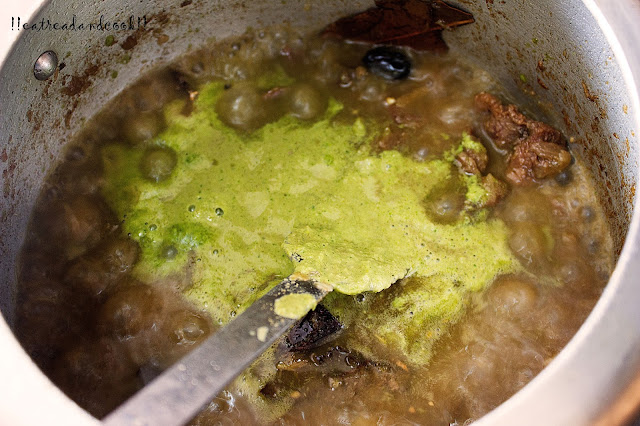 simple and easy Hara Masala Gosht recipe / Mutton in a Green spiced Sauce recipe with step by step pictures