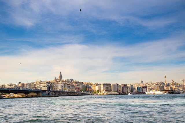 Ponte e Torre di Galata da Eminonu-Istanbul