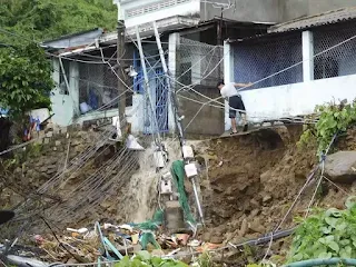 Hiện trường vụ sập nhà khiến 3 người chết, nhiều người bị thương tại thôn Thành Phát.