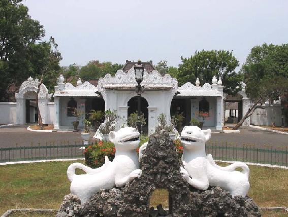 Wisata Sejarah Keraton Kasepuhan Cirebon  Pariwisata 