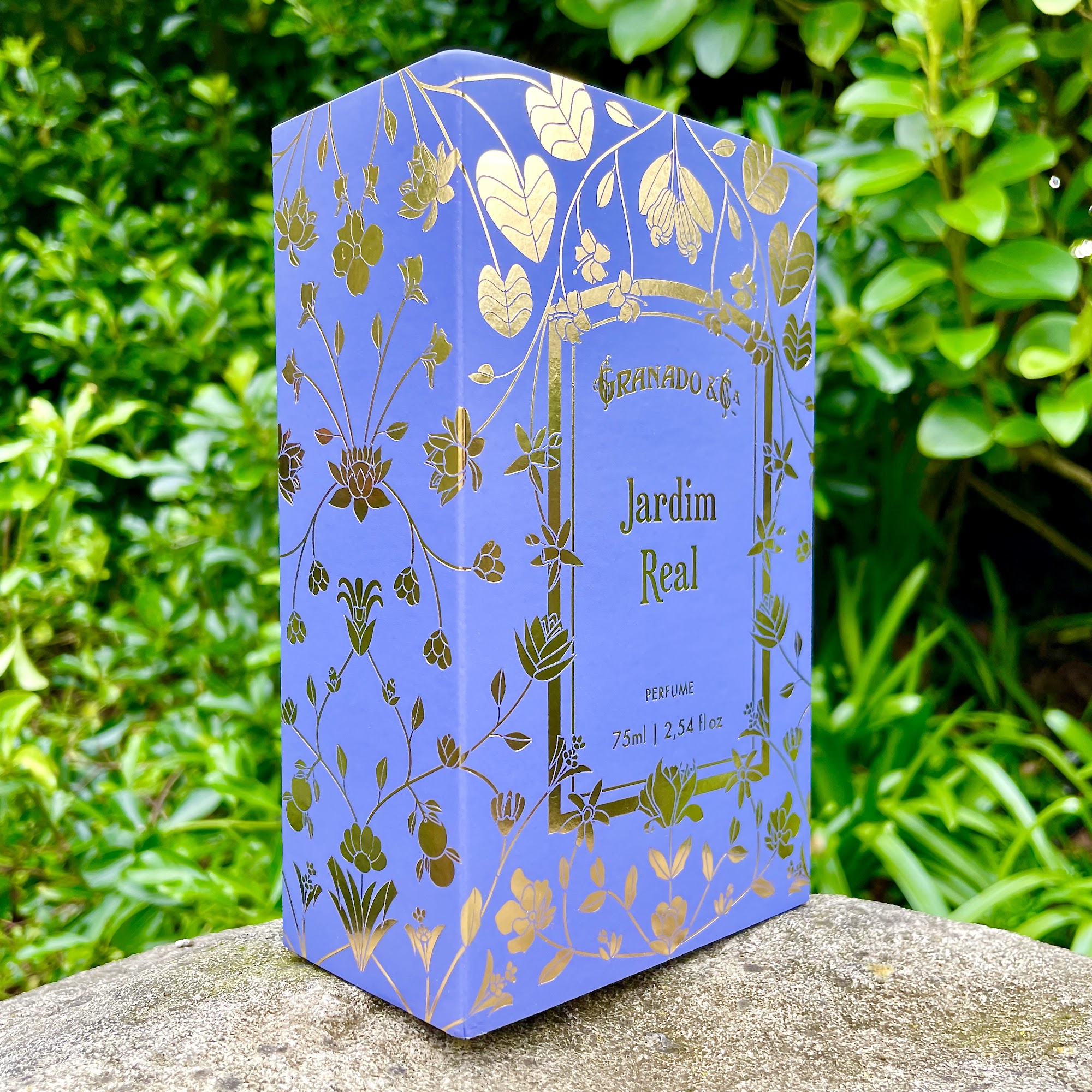 The box for the Jardim Real perfume from Granado