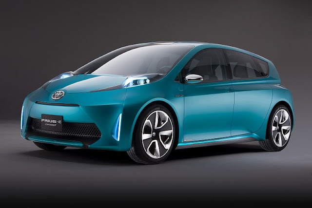 2011 Toyota Prius C 2011 toyota prius c concept front side view 2011 Toyota Prius C