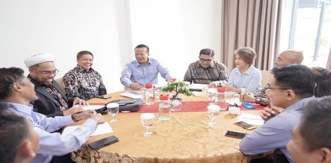 Tak Lagi Di Istana, Ali Ngabalin Kini Jadi Pejabat Di KKP