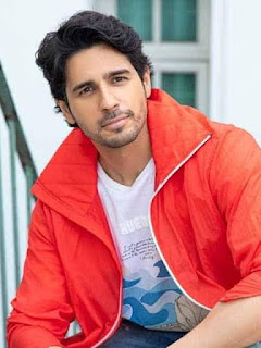 SIDHARTH MALHOTRA AGE, HEIGHT, NETWORTH, WIFE, FAMILY AND MORE